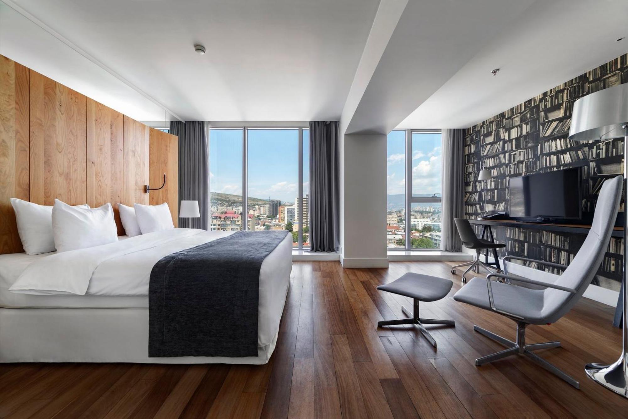Holiday Inn - Tbilisi By Ihg Eksteriør bilde