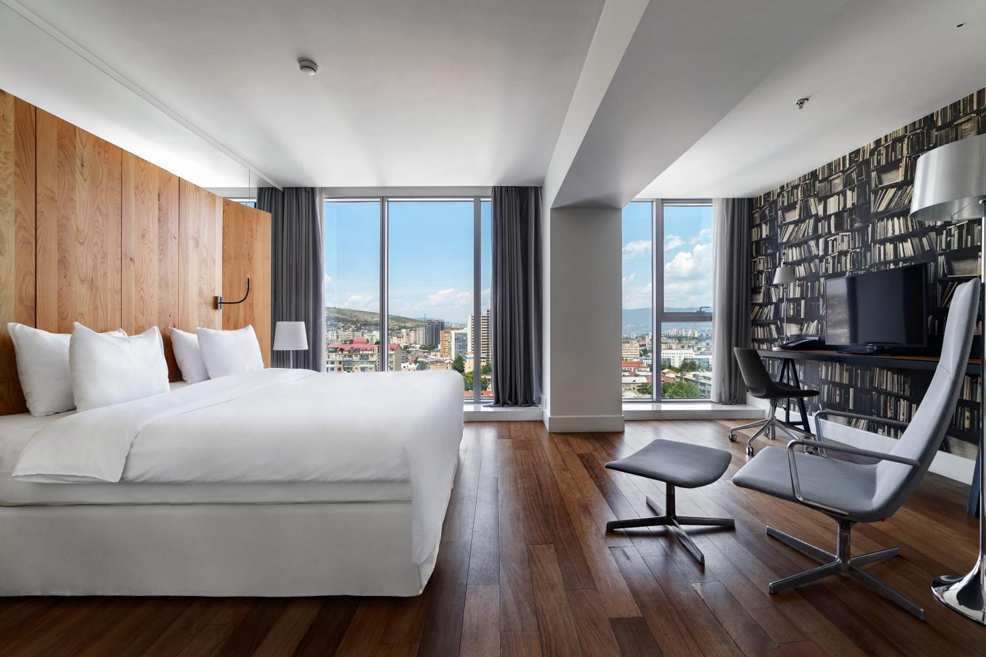 Holiday Inn - Tbilisi By Ihg Eksteriør bilde