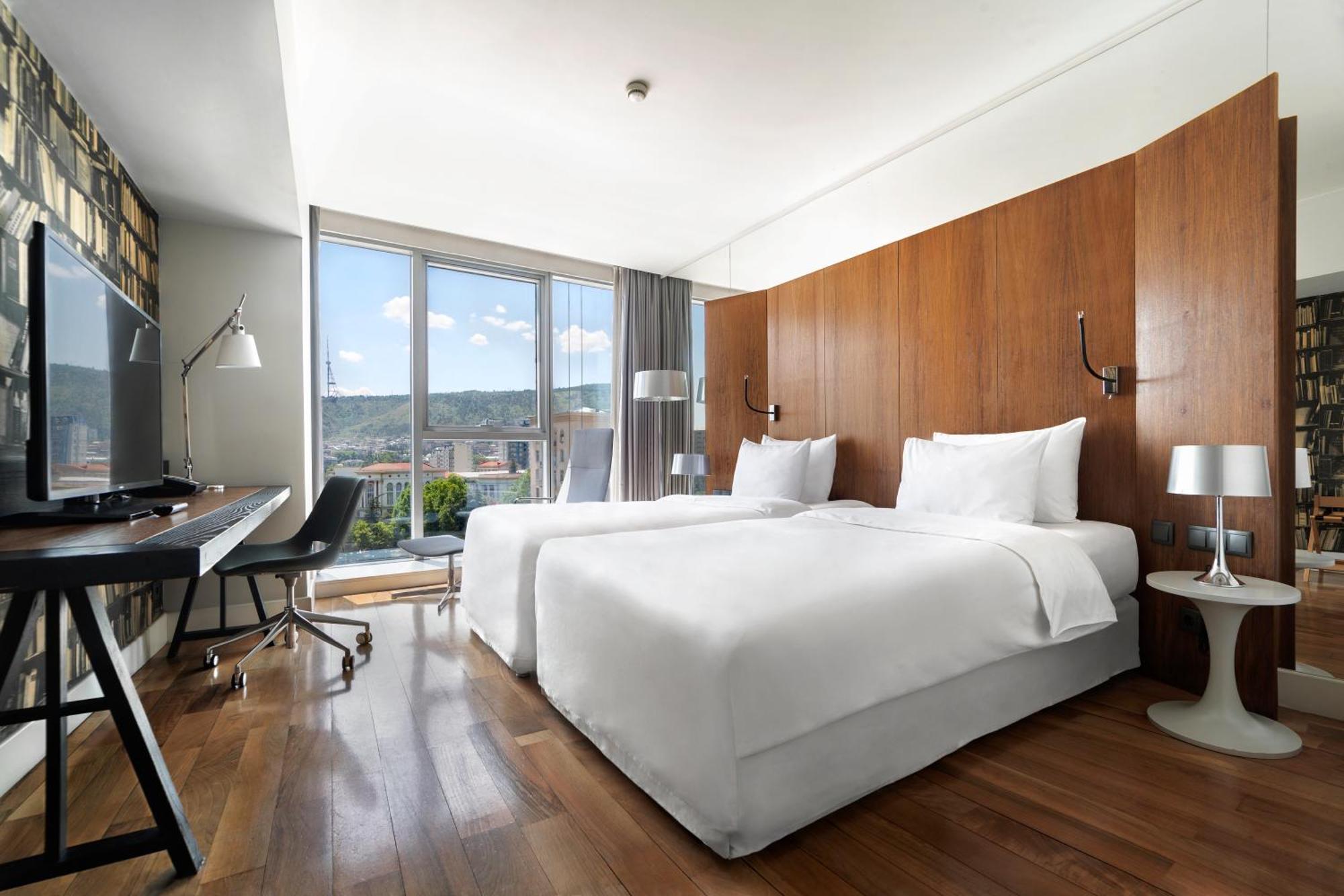 Holiday Inn - Tbilisi By Ihg Eksteriør bilde