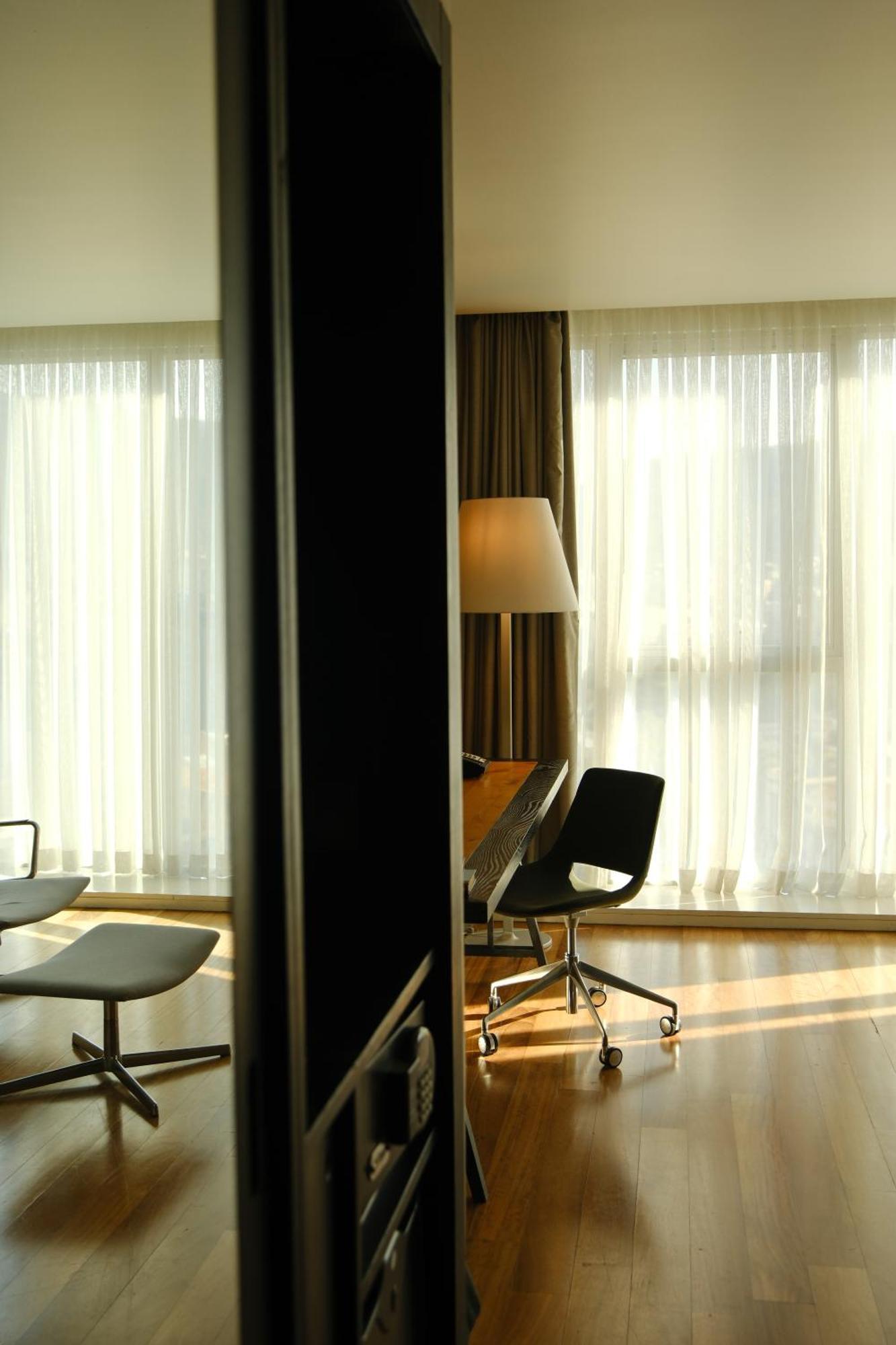 Holiday Inn - Tbilisi By Ihg Eksteriør bilde