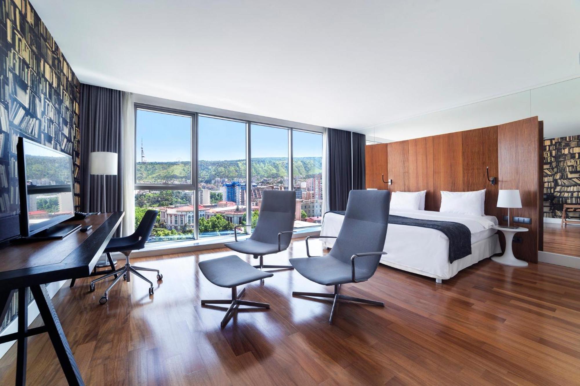 Holiday Inn - Tbilisi By Ihg Eksteriør bilde